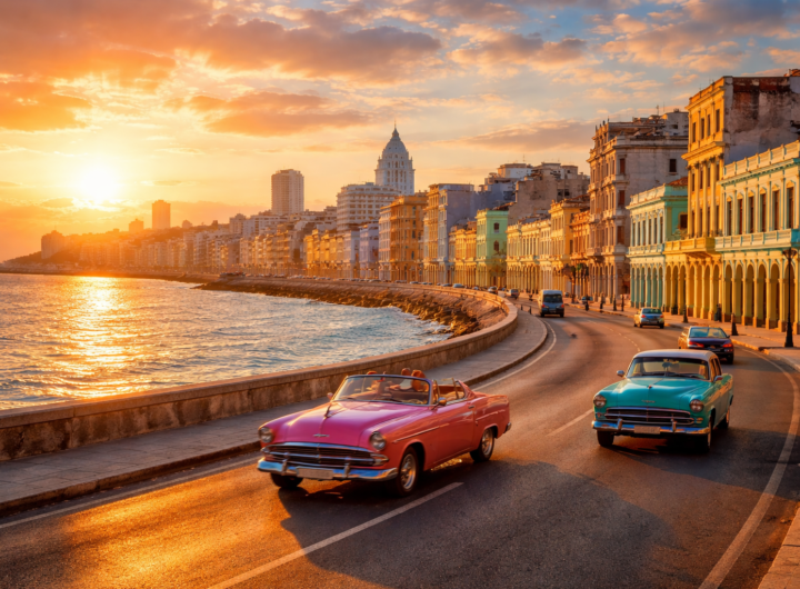 Havana’s Malecón at sunrise with classic cars as U.S. citizens plan travel to Cuba under 2026 entry requirements